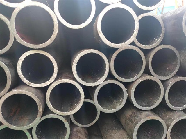 林芝10#結(jié)構(gòu)用無縫鋼管